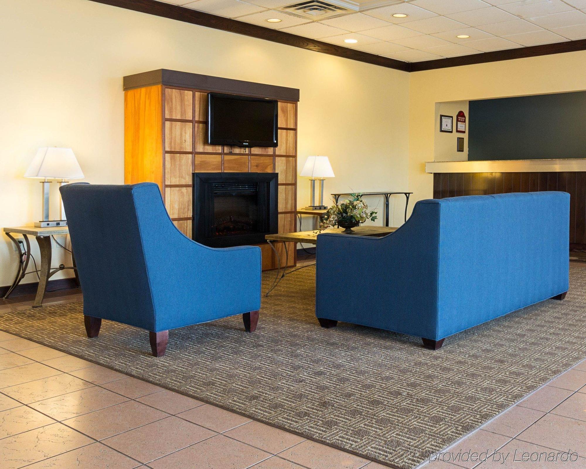 Comfort Inn & Suites Airport シラキュース エクステリア 写真