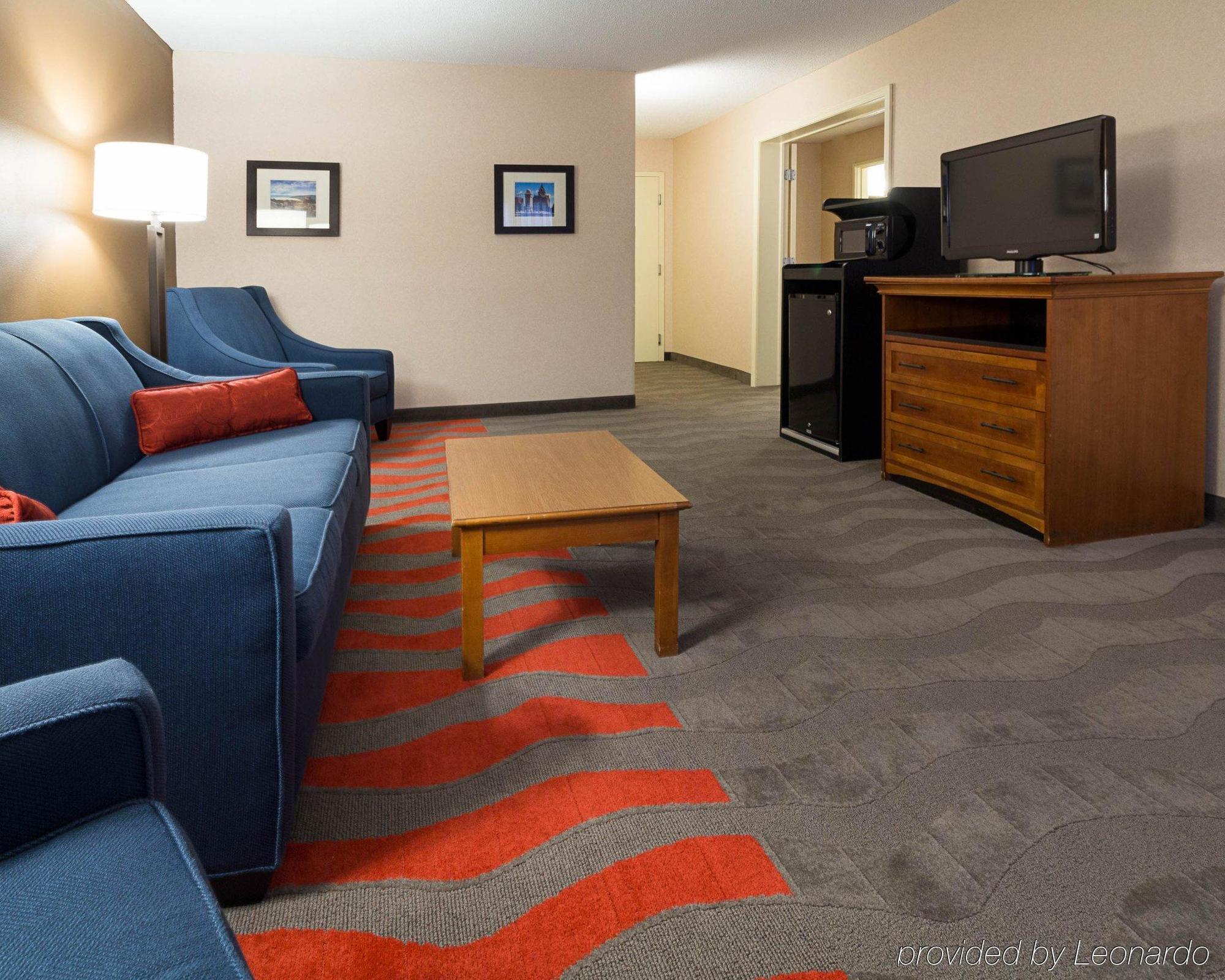 Comfort Inn & Suites Airport シラキュース エクステリア 写真