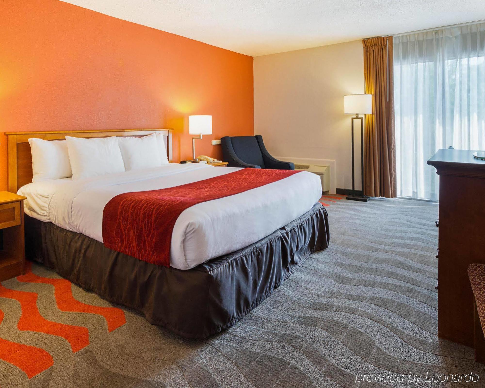 Comfort Inn & Suites Airport シラキュース エクステリア 写真