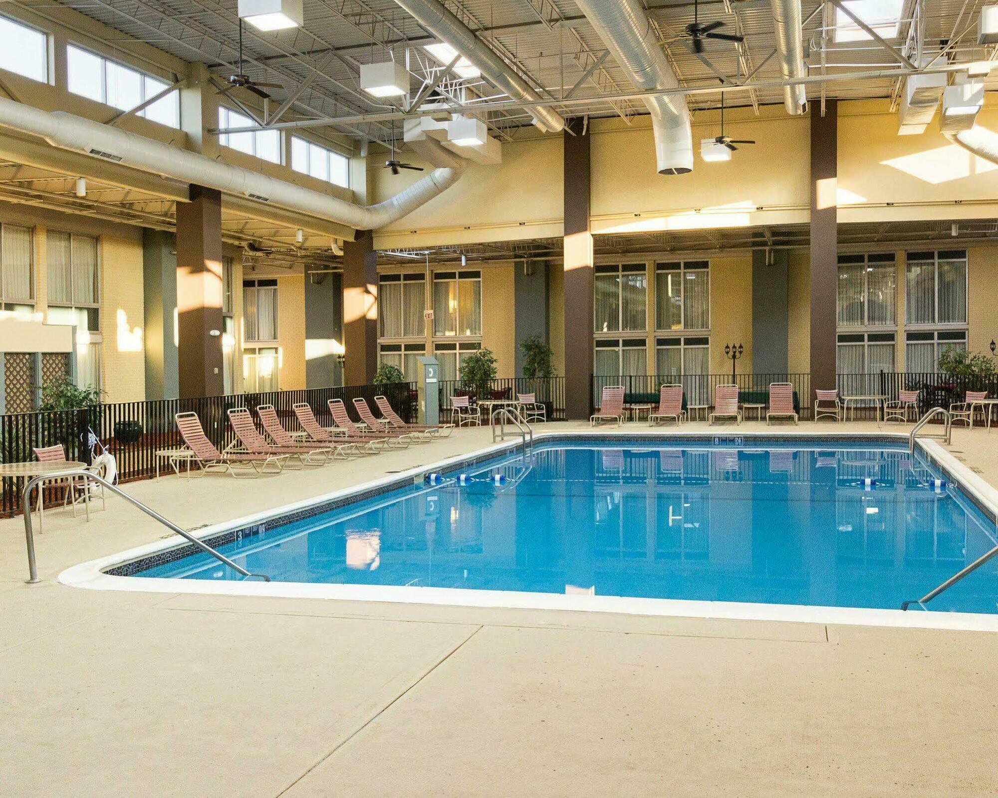 Comfort Inn & Suites Airport シラキュース エクステリア 写真