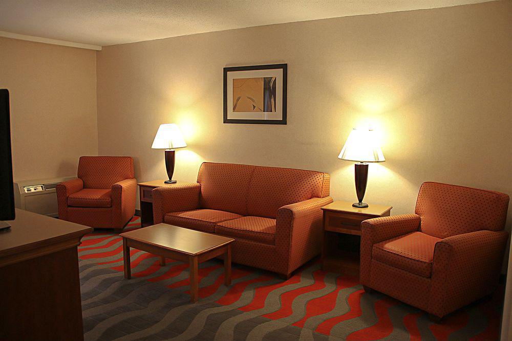 Comfort Inn & Suites Airport シラキュース エクステリア 写真